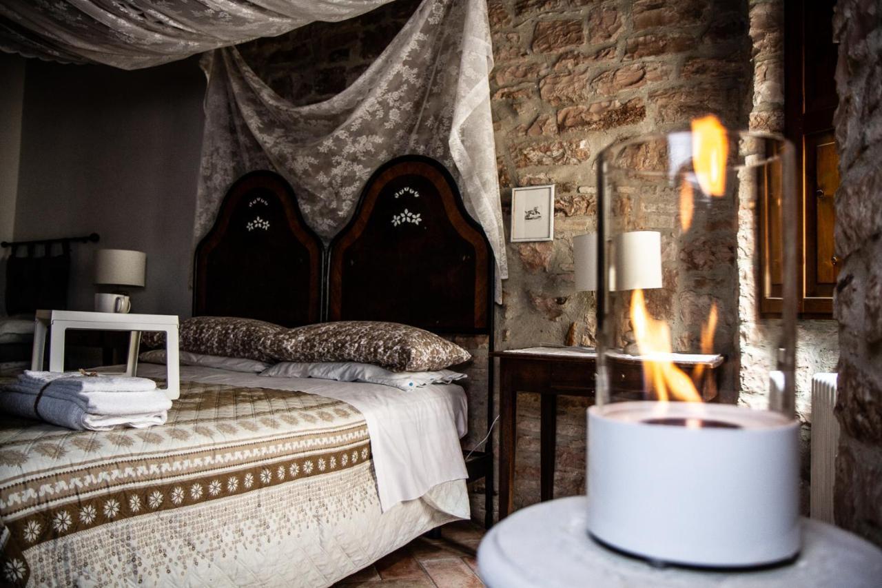 Casa Cristiano Bed&Breakfast Piobbico Esterno foto