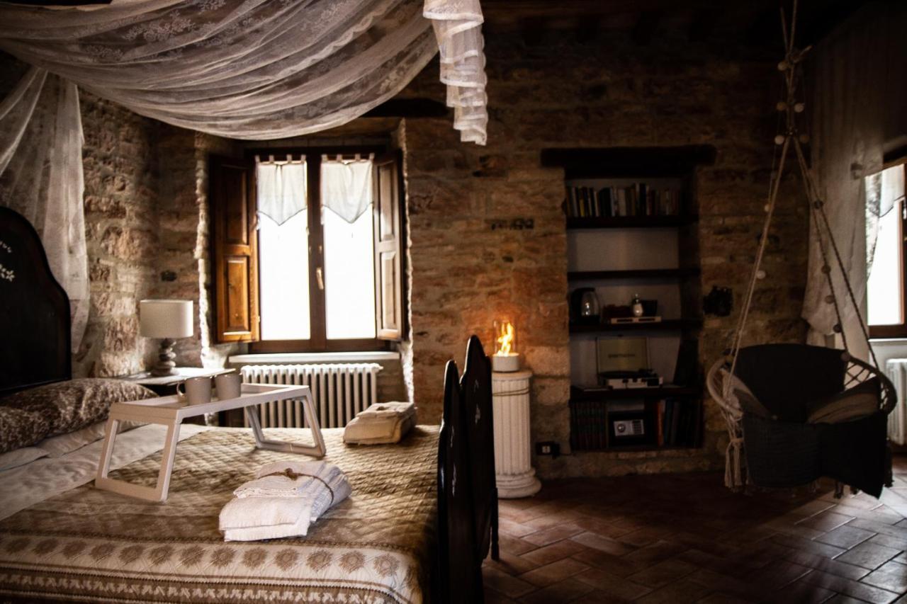 Casa Cristiano Bed&Breakfast Piobbico Esterno foto